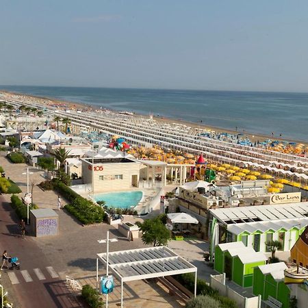 Hotel Astra Riccione Exterior photo