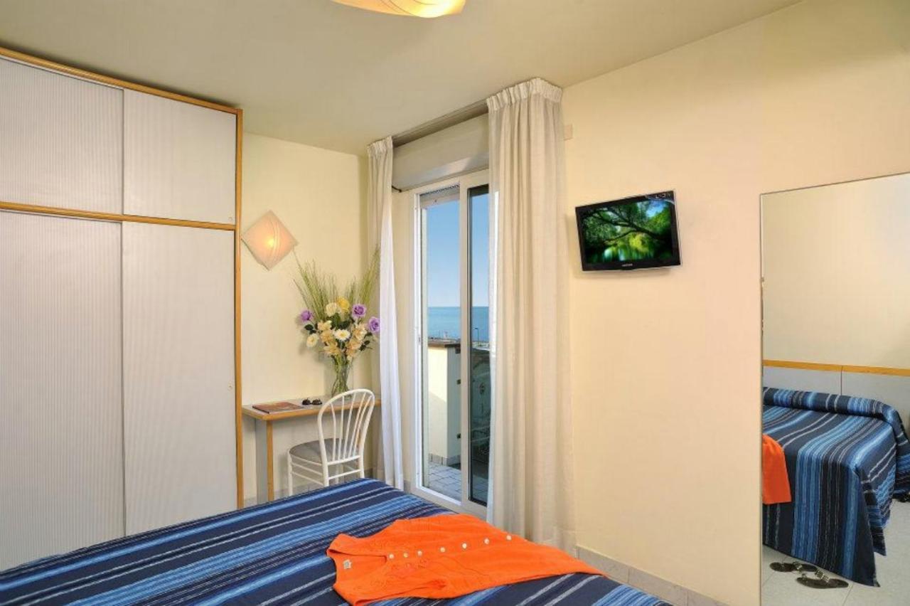 Hotel Astra Riccione Exterior photo