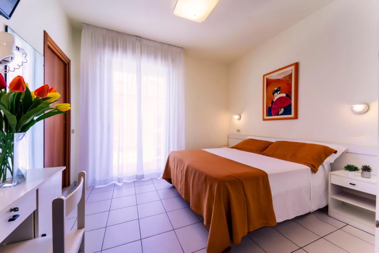 Hotel Astra Riccione Exterior photo