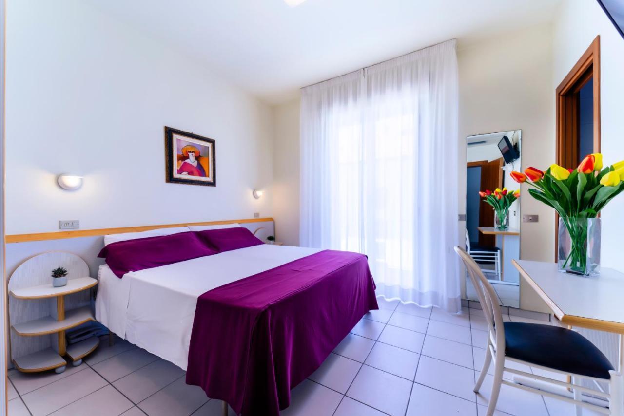 Hotel Astra Riccione Exterior photo