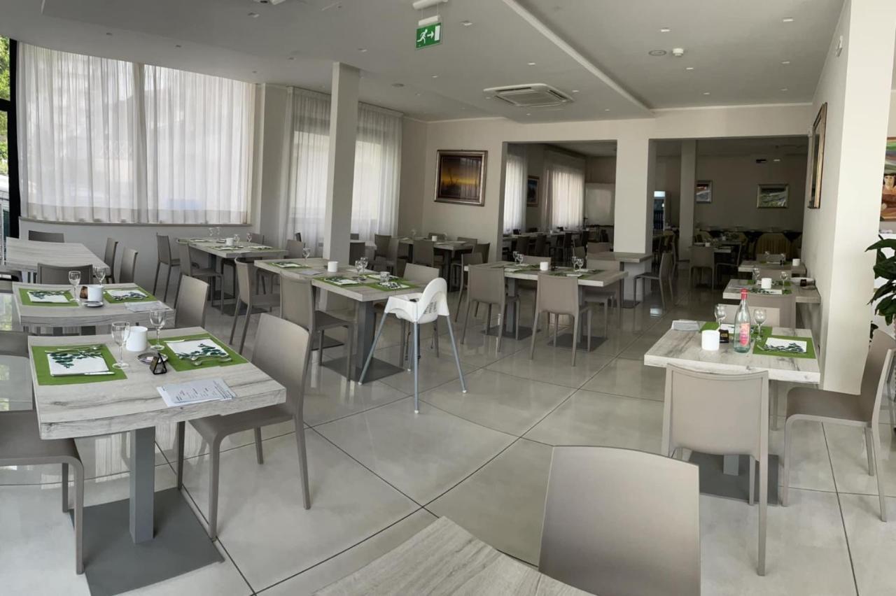 Hotel Astra Riccione Exterior photo