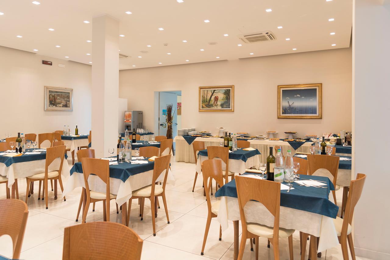Hotel Astra Riccione Exterior photo