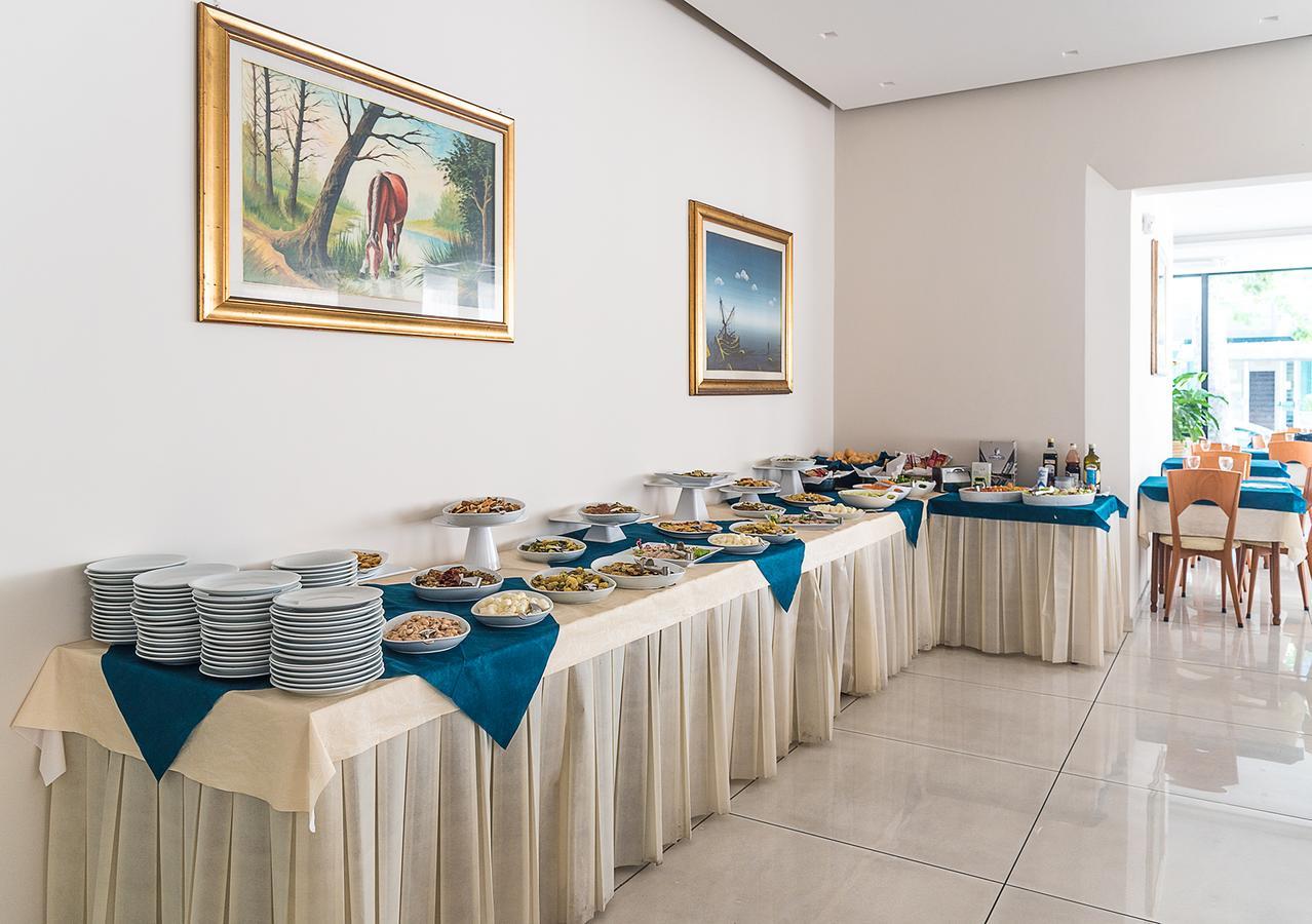 Hotel Astra Riccione Exterior photo